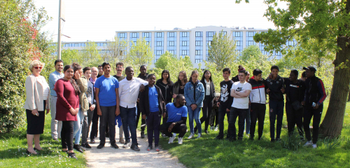 Photo de groupe des élèves de 3ème Collège François Truffaut